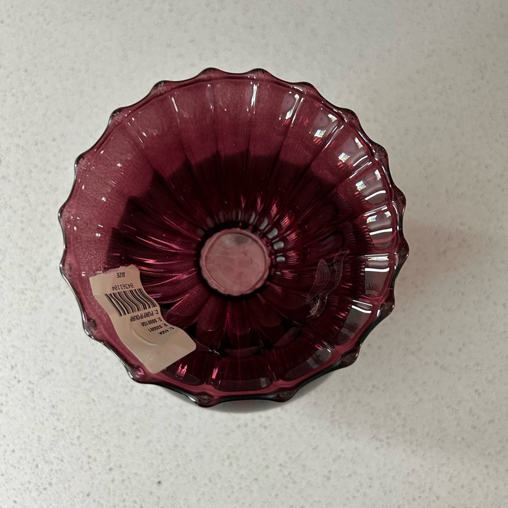 New Anthropologie Venini Glass Vase Scalloped Purple
Medium - Picture 5 of 9